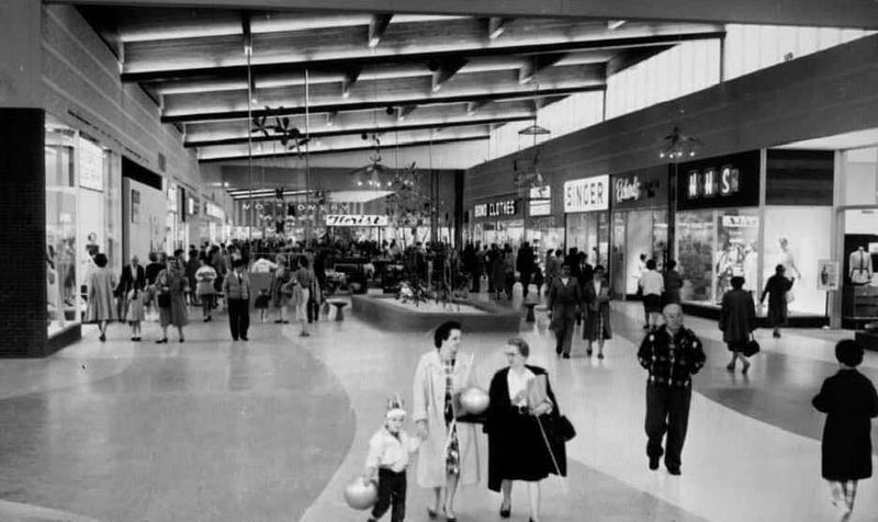 Summit Place Mall (Pontiac Mall) - Vintage Photo From Facebook